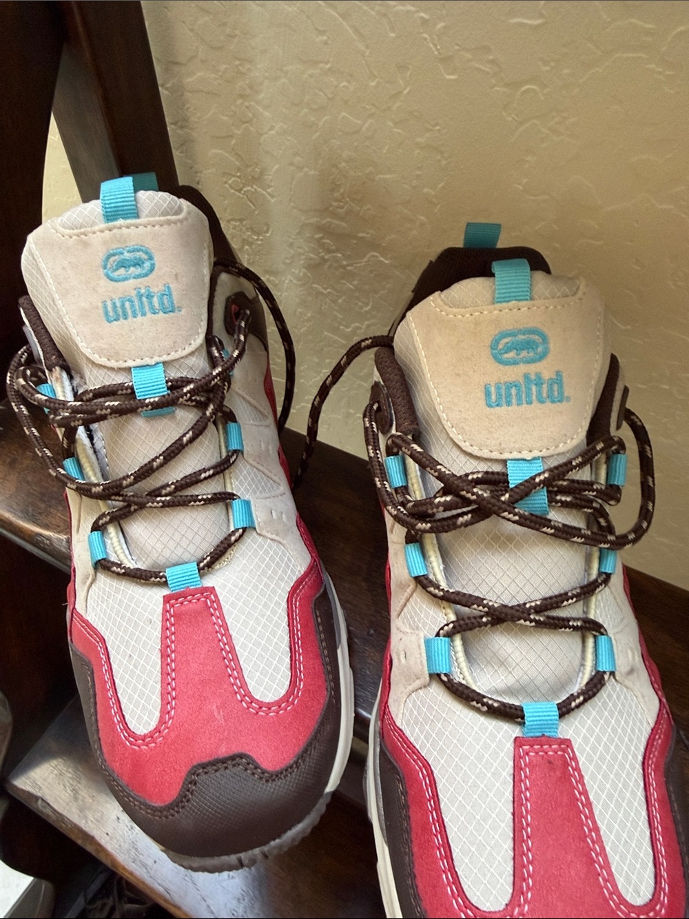 Kids' Unltd. Multicolor Lace-Up Sneakers in Red and Blue Accents